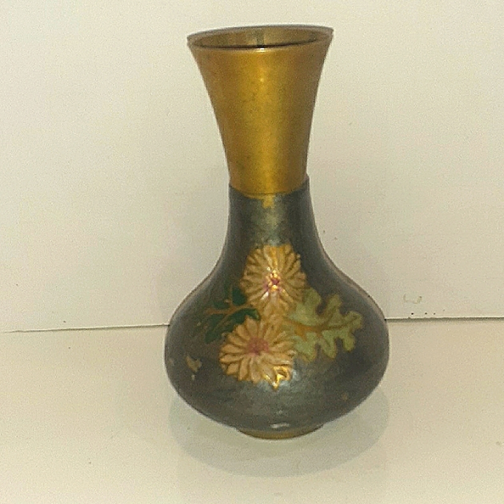 VTG. Brass & Eñamel Cloisonne Vase. Features A Combo Of Colors. See Photos